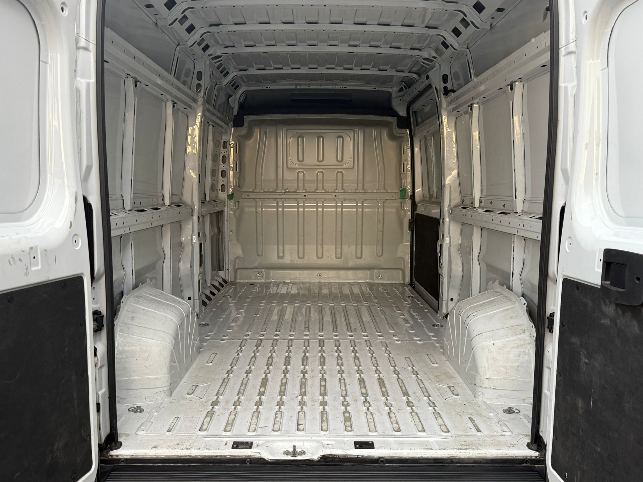 Peugeot Boxer 2023 - zdjęcie 15
