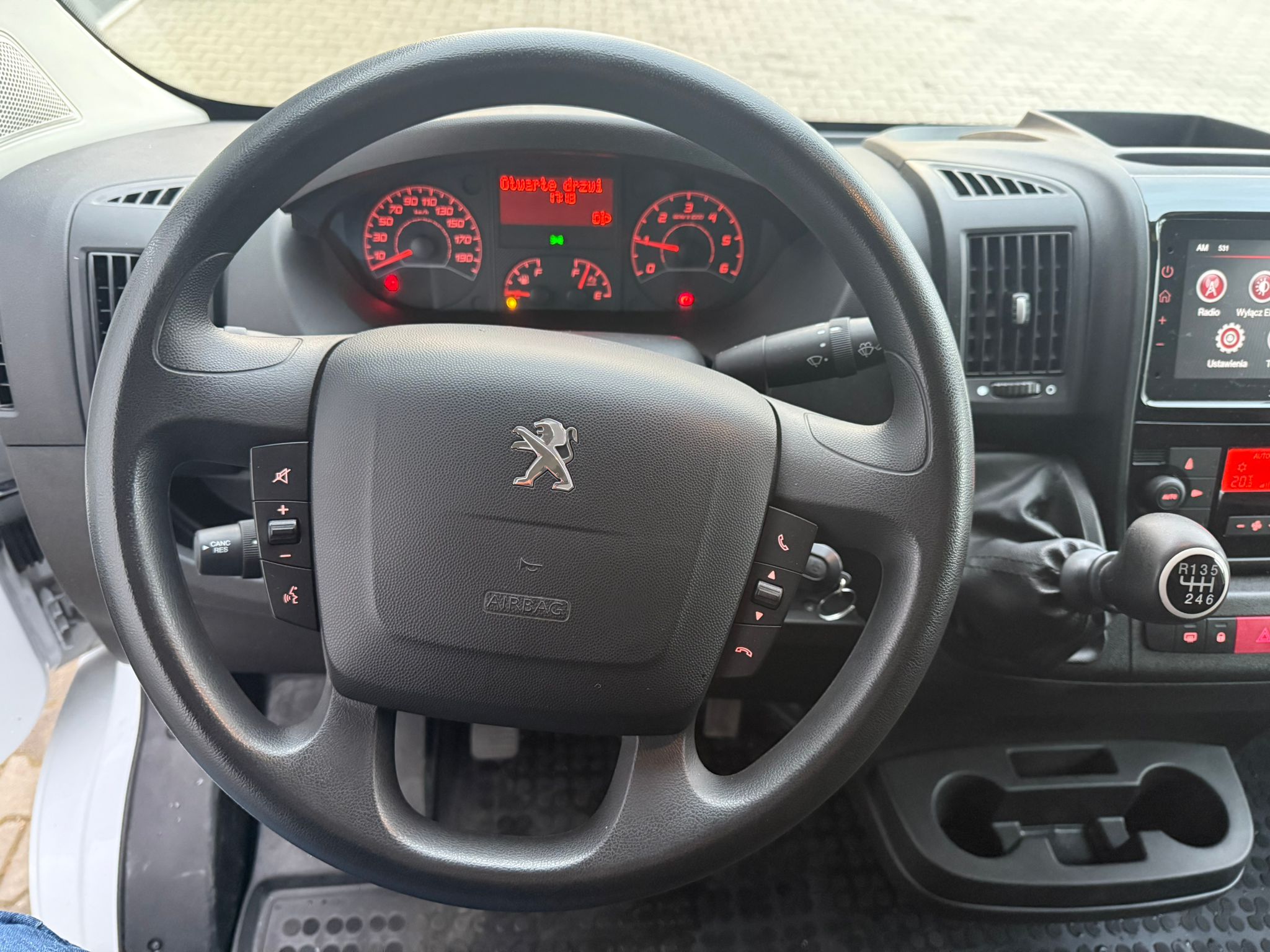 Peugeot Boxer 2023 - zdjęcie 16