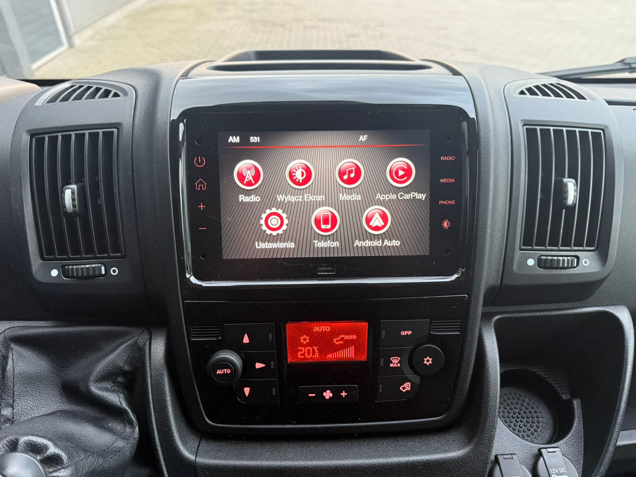 Peugeot Boxer 2023 - zdjęcie 17