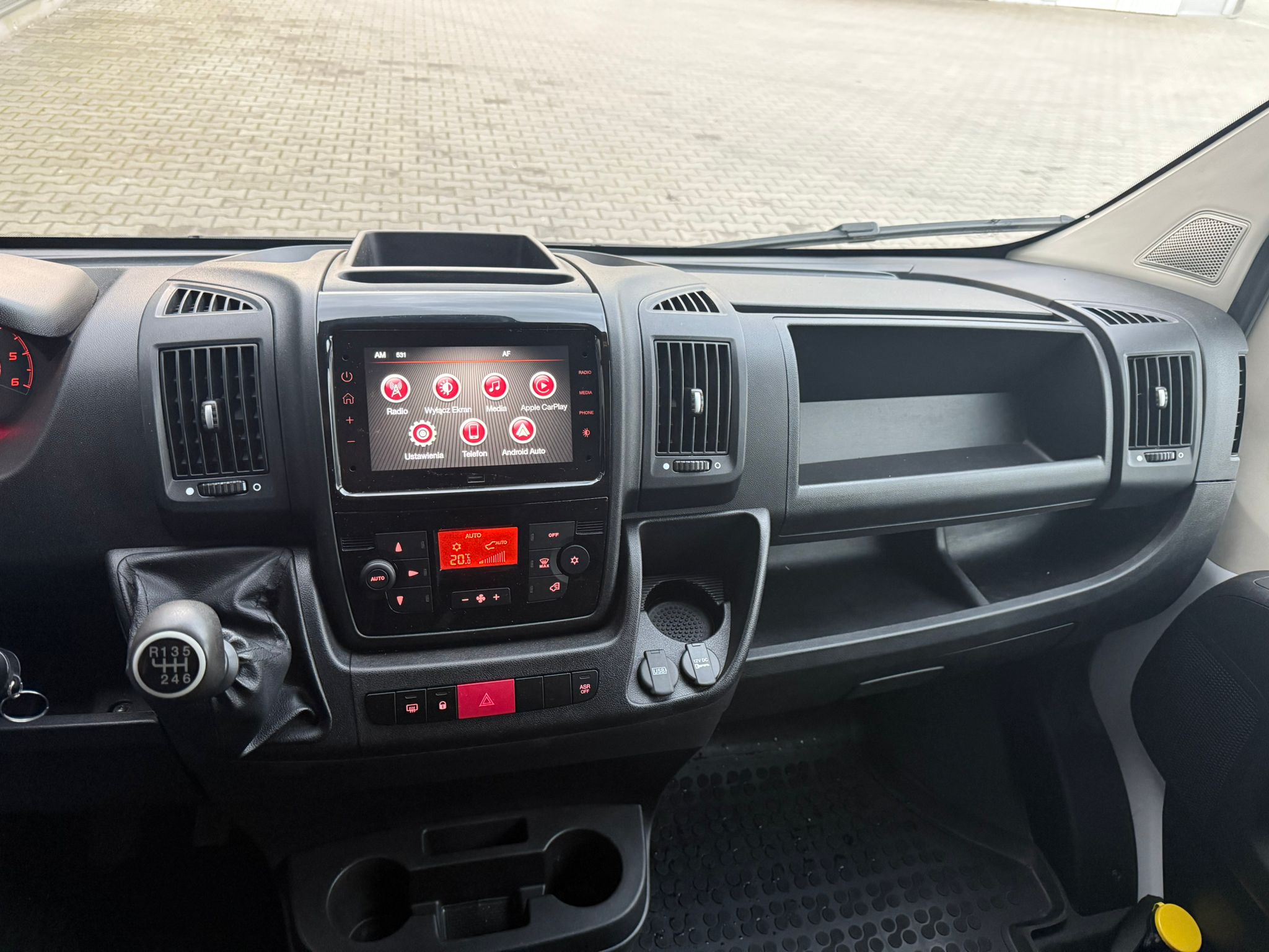 Peugeot Boxer 2023 - zdjęcie 18