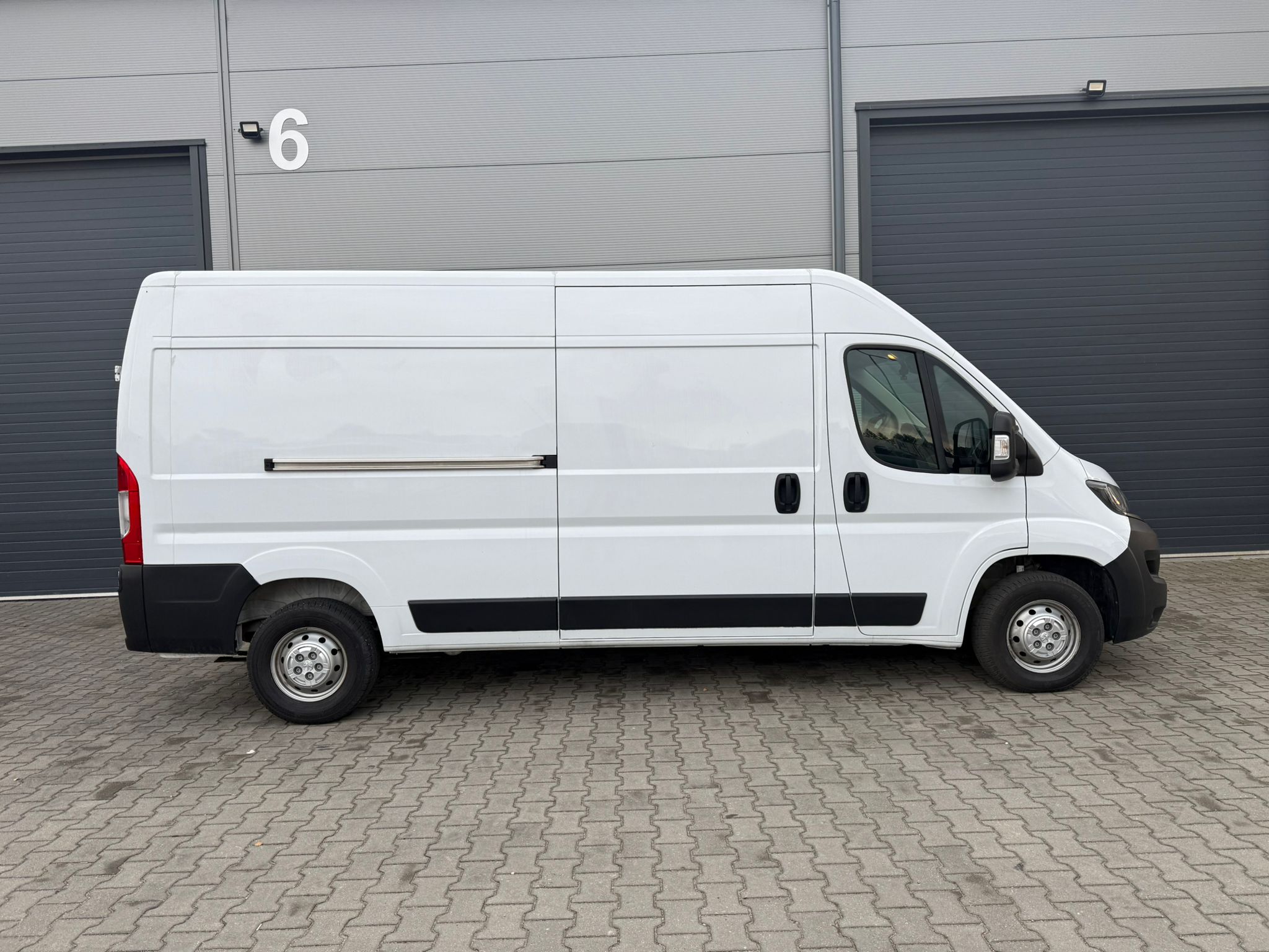 Peugeot Boxer 2023 - zdjęcie 10