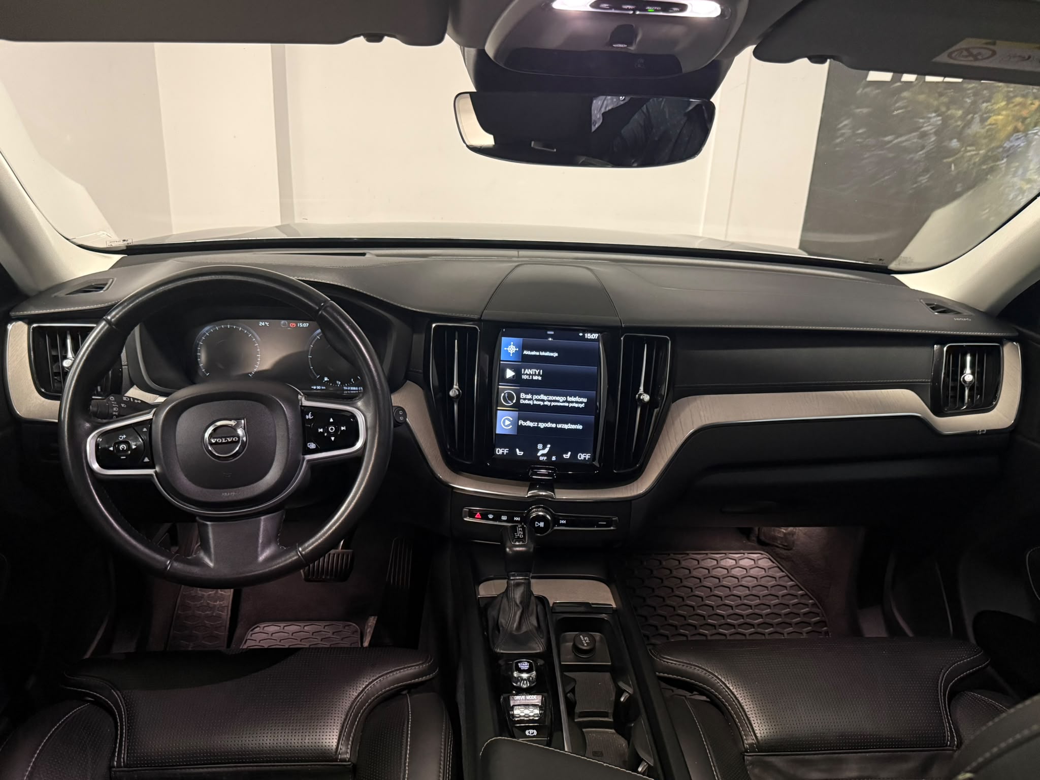Volvo XC-60 2019 - zdjęcie 9