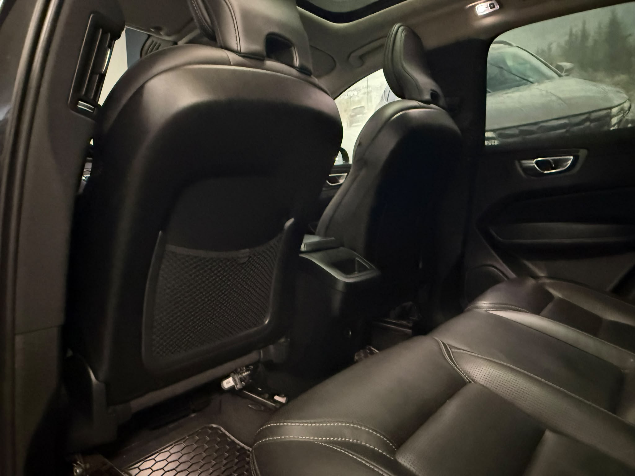 Volvo XC-60 2019 - zdjęcie 20