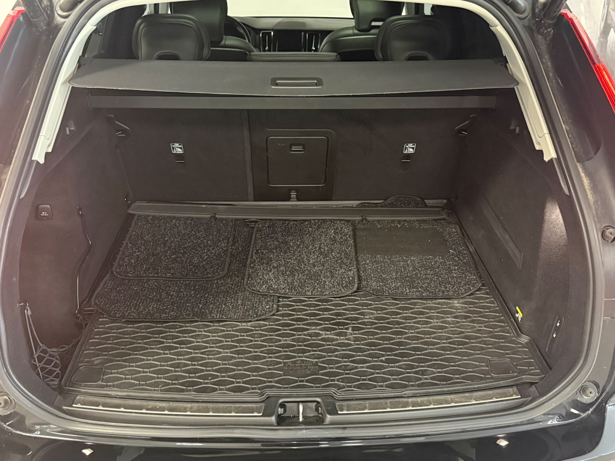 Volvo XC-60 2019 - zdjęcie 38
