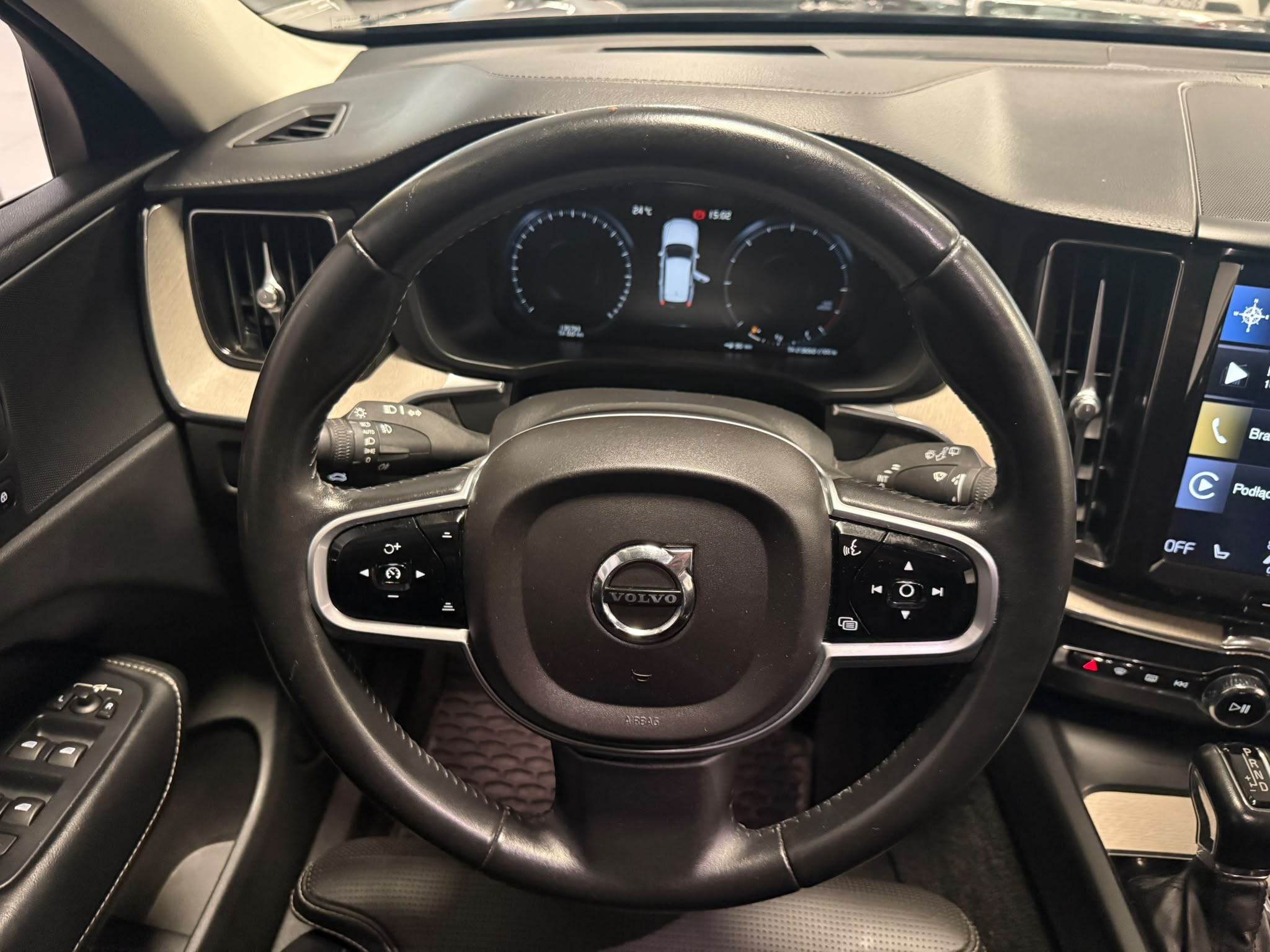 Volvo XC-60 2019 - zdjęcie 12