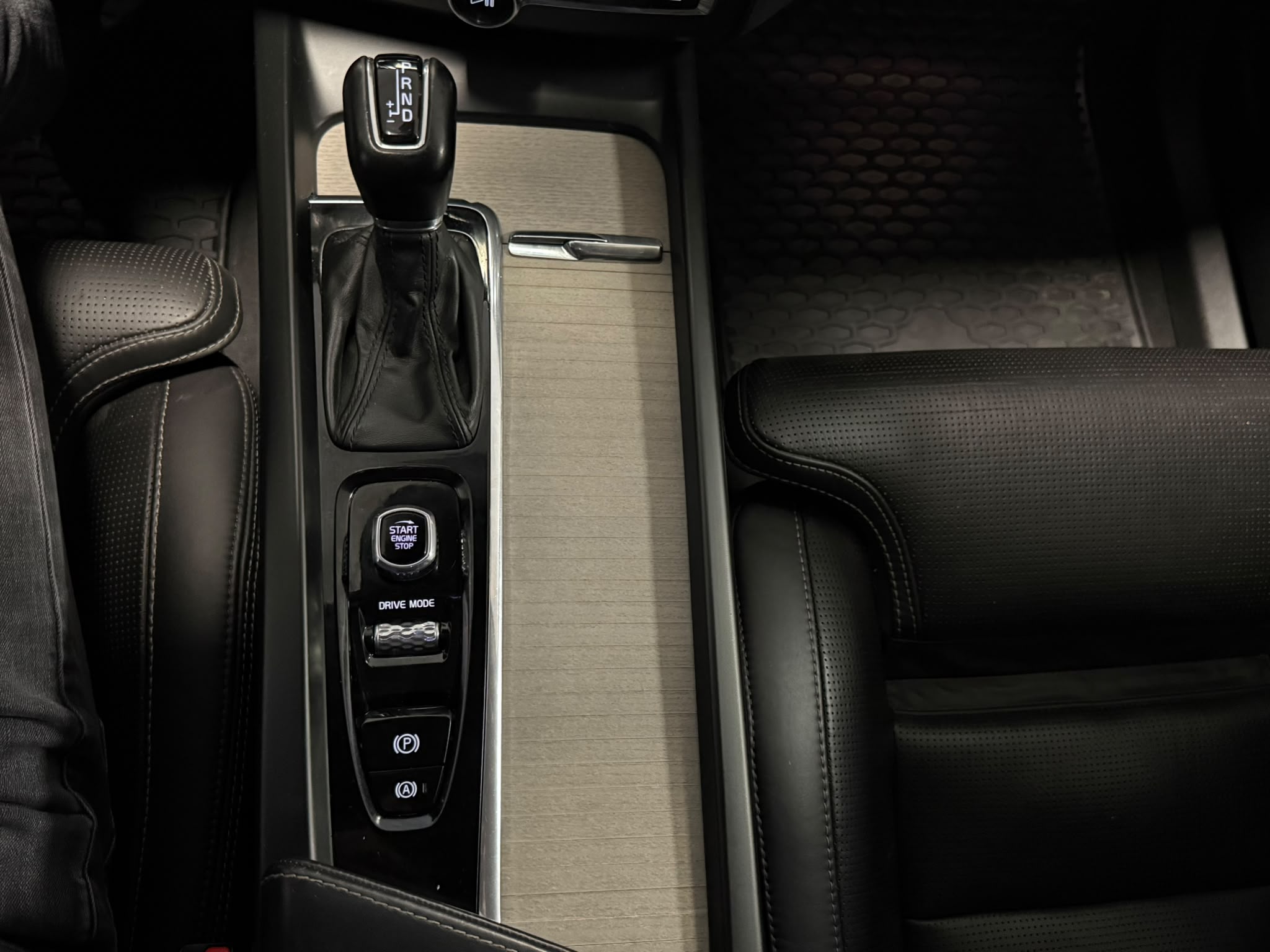 Volvo XC-60 2019 - zdjęcie 36