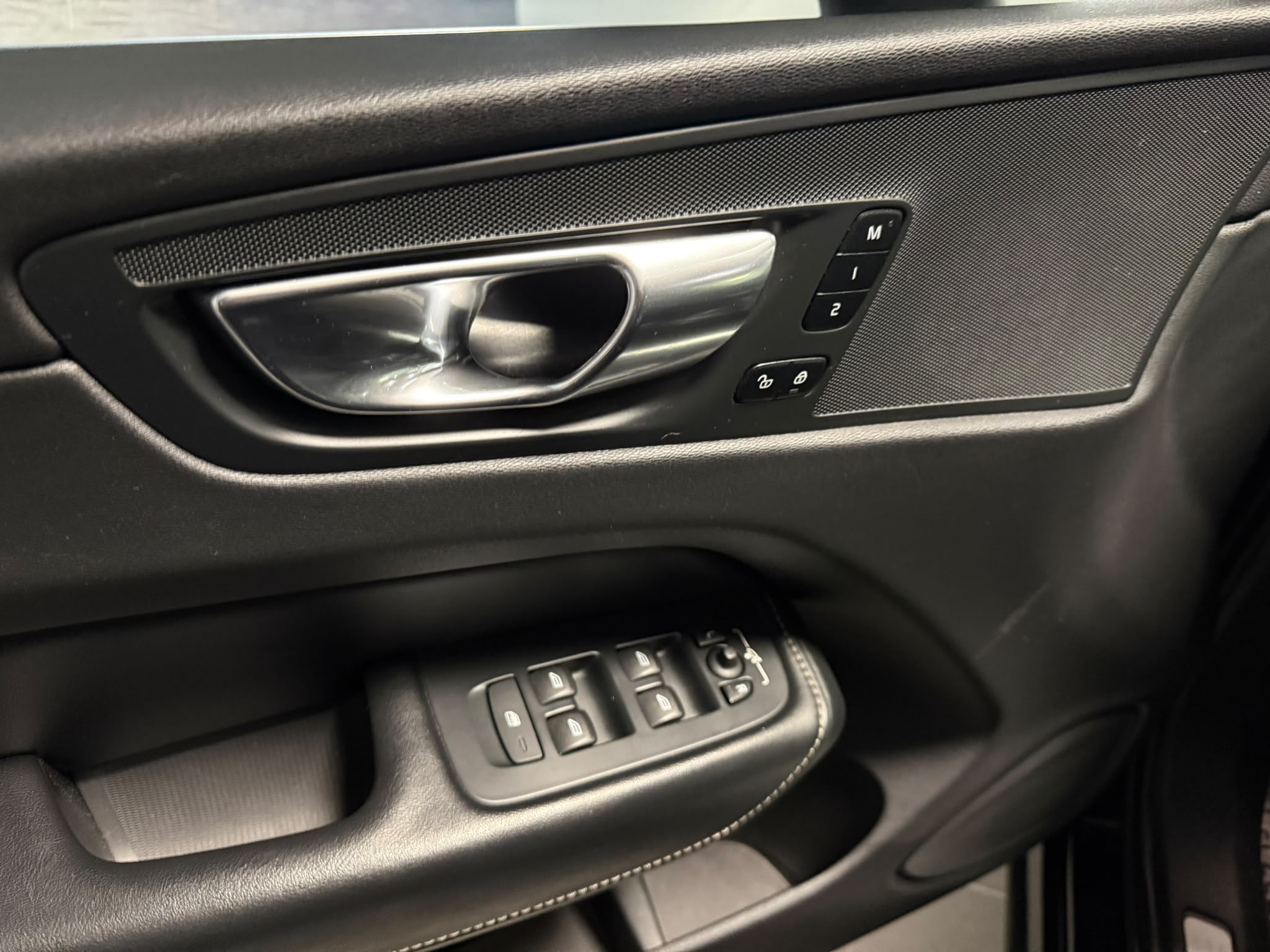 Volvo XC-60 2019 - zdjęcie 35