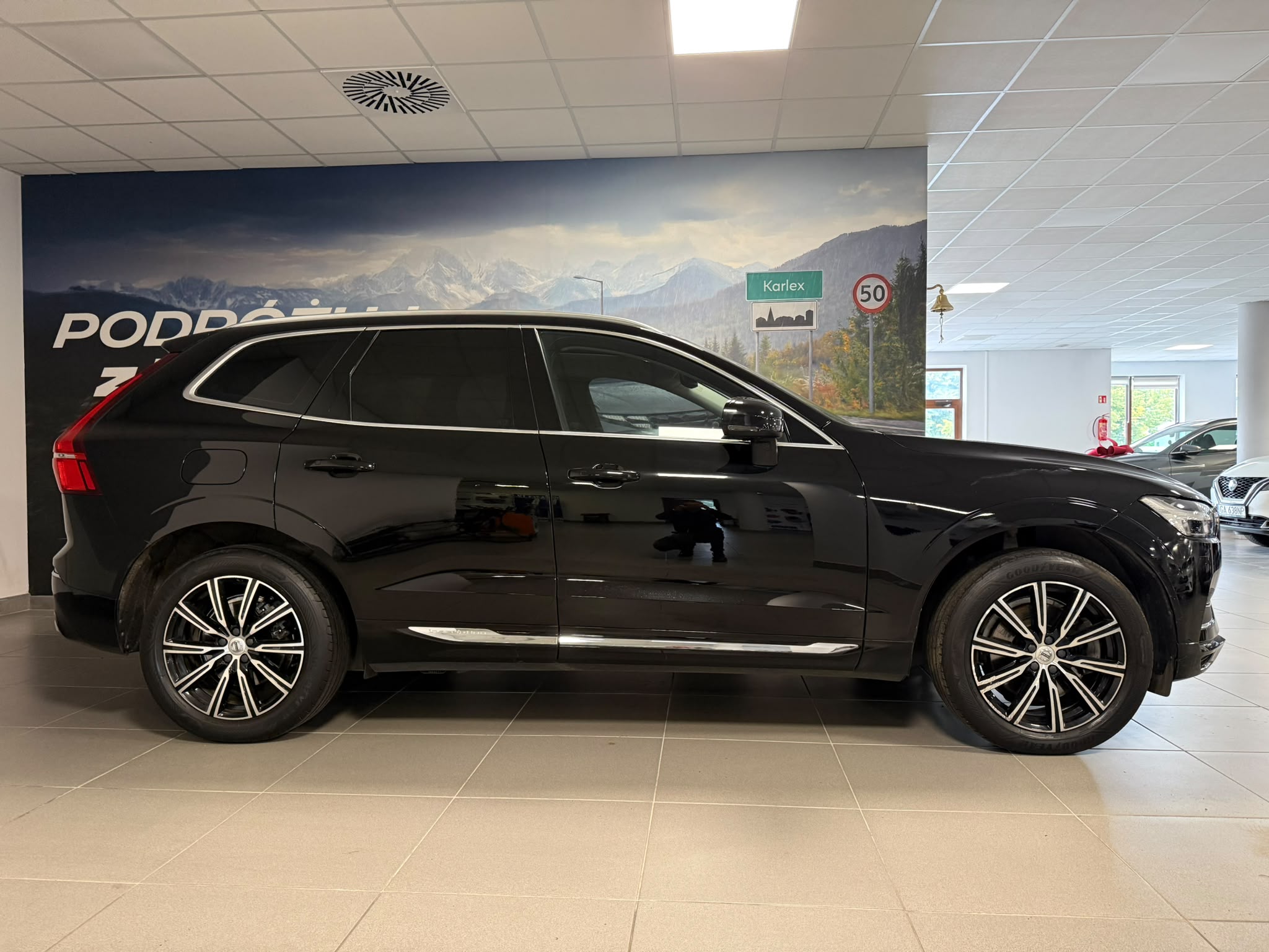 Volvo XC-60 2019 - zdjęcie 3