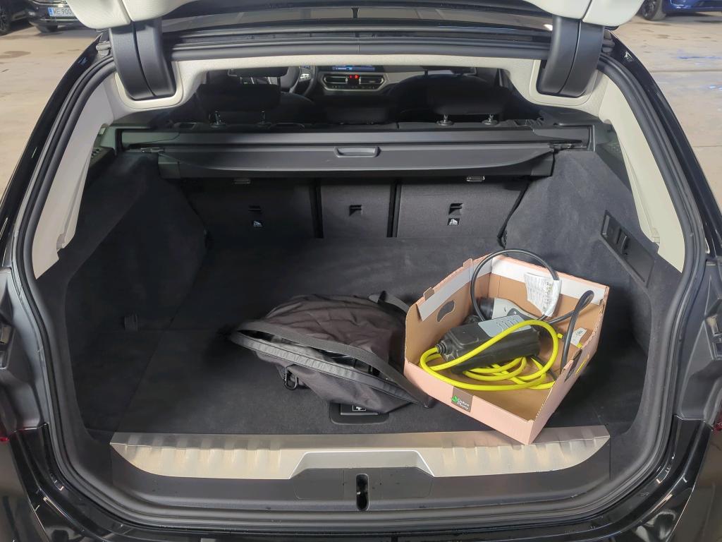 BMW Seria 3 2021 - zdjęcie 9
