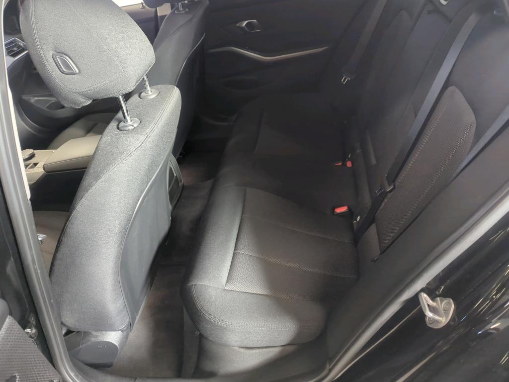 BMW Seria 3 2021 - zdjęcie 10