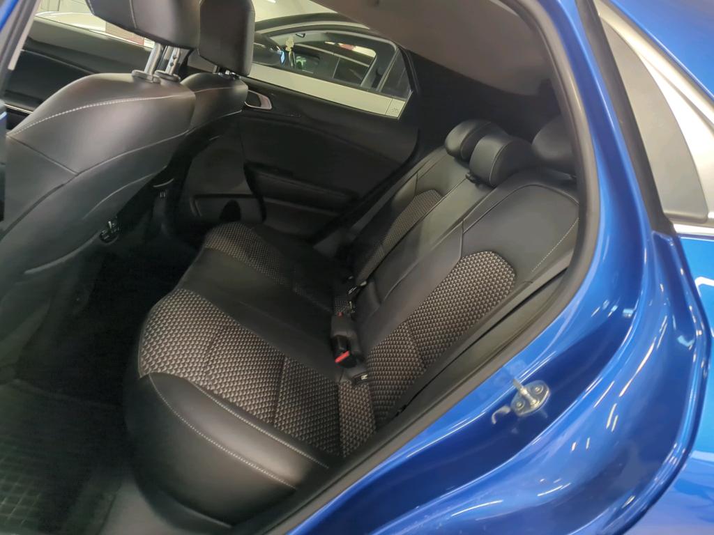 KIA xCeed 2023 - zdjęcie 10