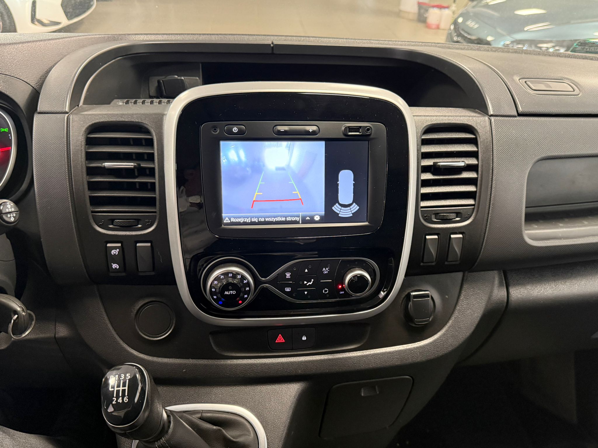 Renault Trafic 2020 - zdjęcie 14