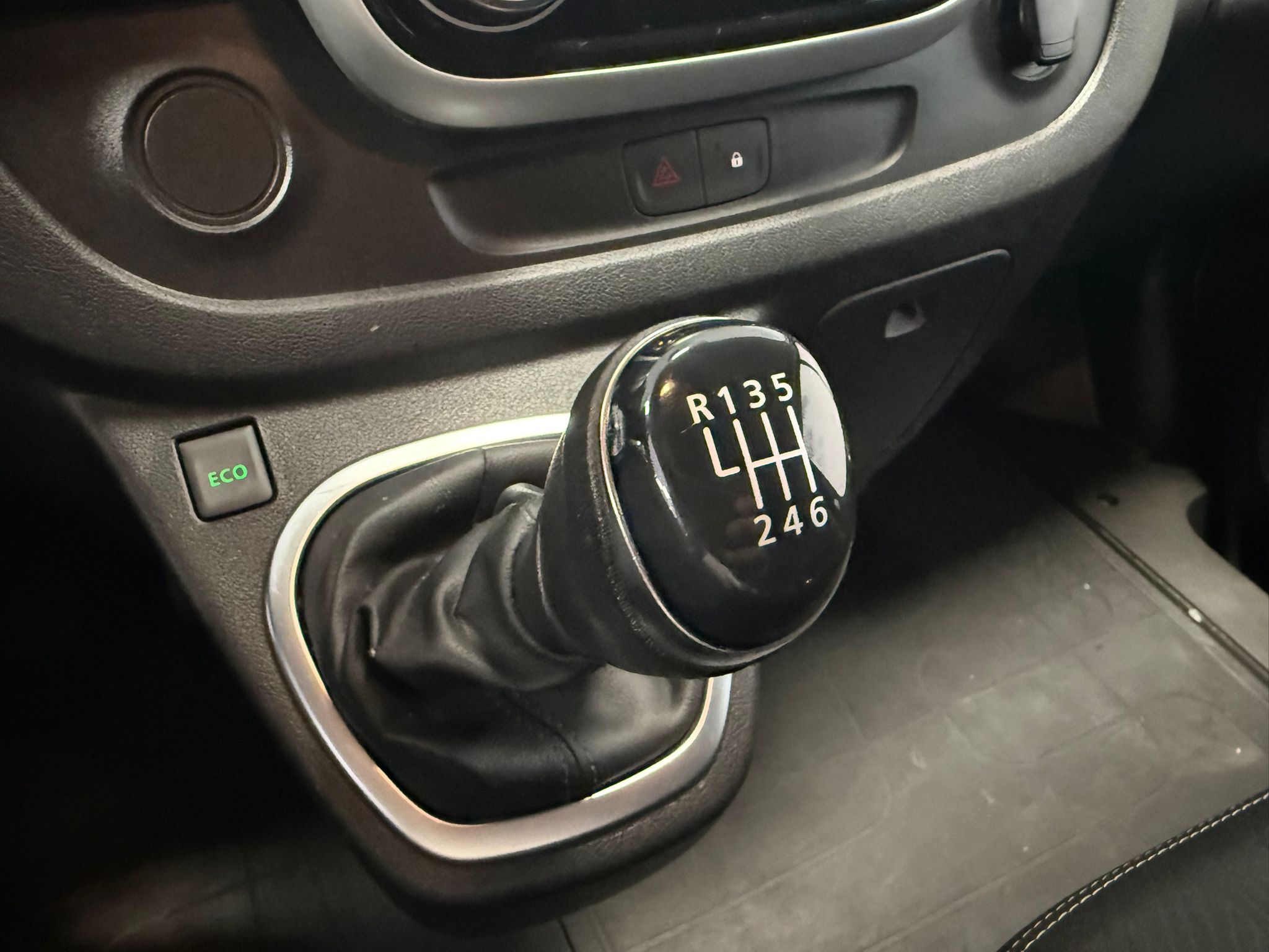 Renault Trafic 2020 - zdjęcie 17