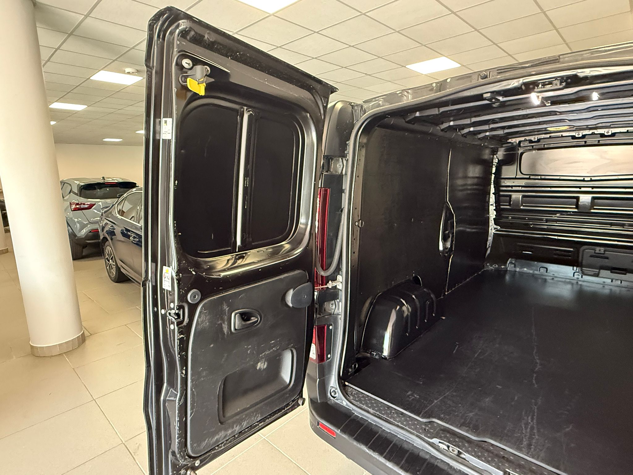Renault Trafic 2020 - zdjęcie 24