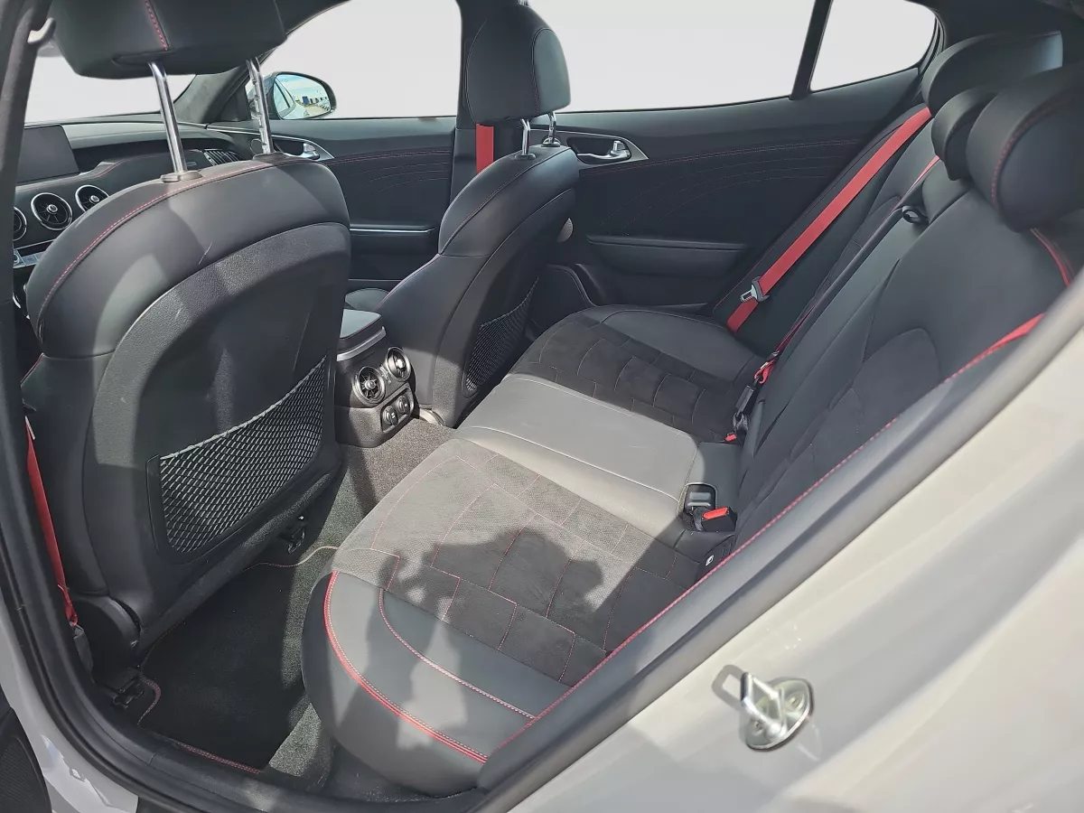 KIA Stinger 2022 - zdjęcie 18