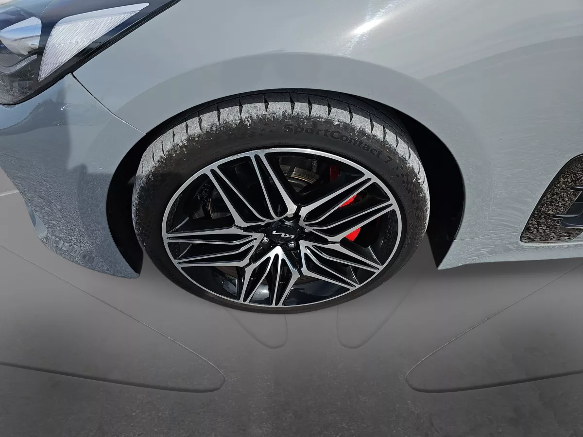 KIA Stinger 2022 - zdjęcie 9