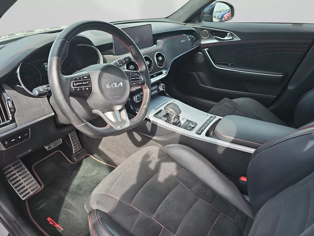 KIA Stinger 2022 - zdjęcie 10