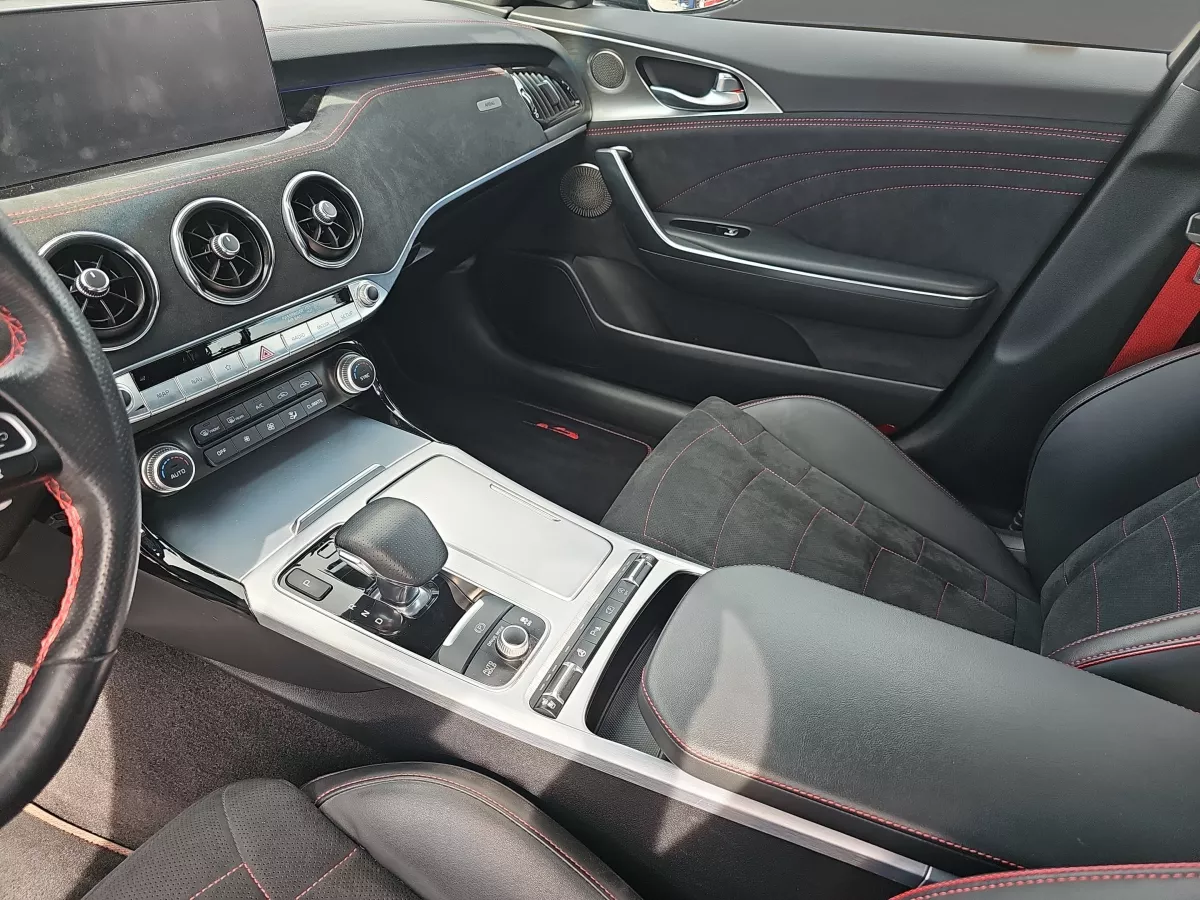 KIA Stinger 2022 - zdjęcie 14