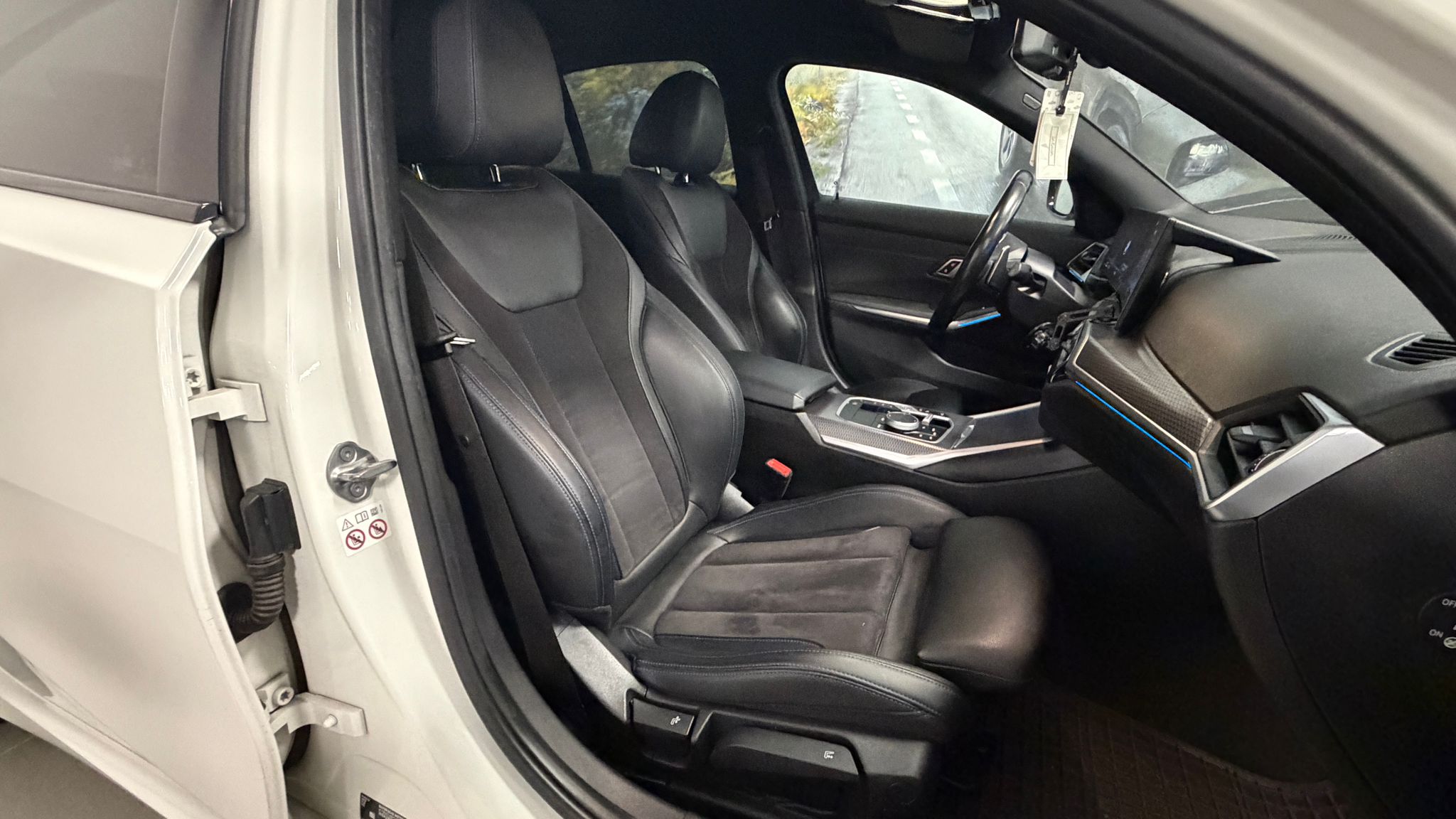 BMW Seria 3 2023 - zdjęcie 30