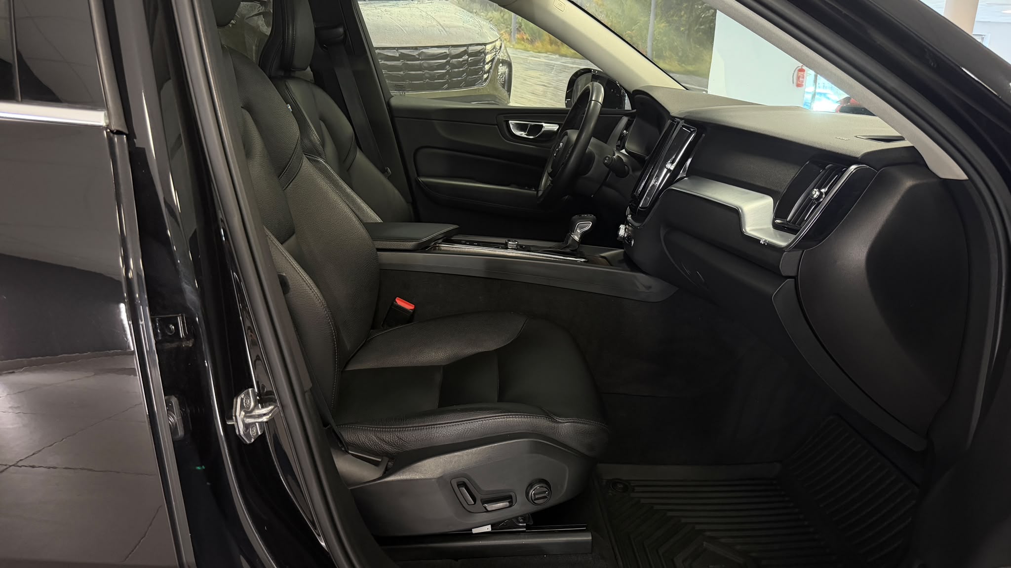 Volvo XC60 2020 - zdjęcie 26
