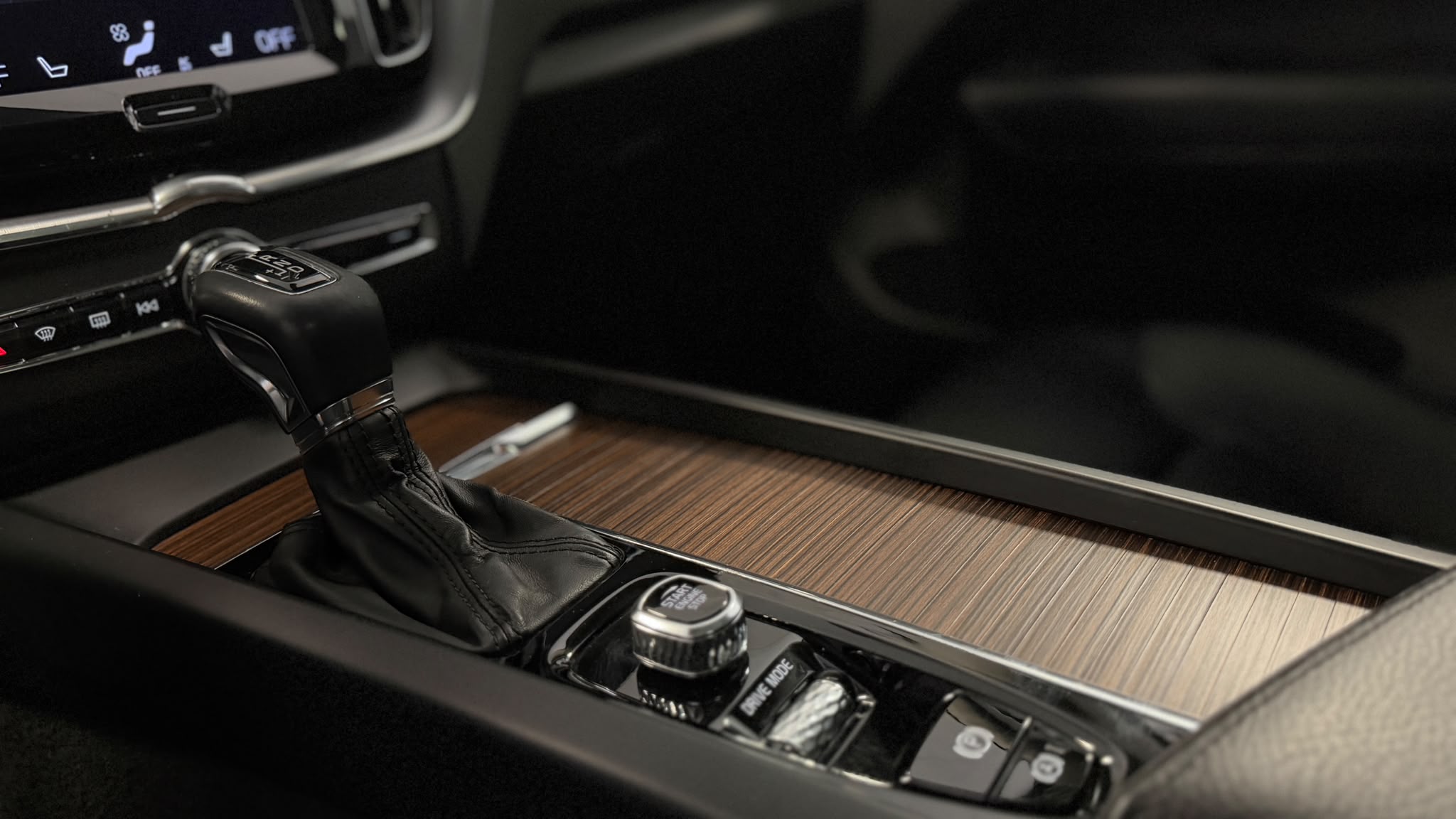 Volvo XC60 2020 - zdjęcie 19