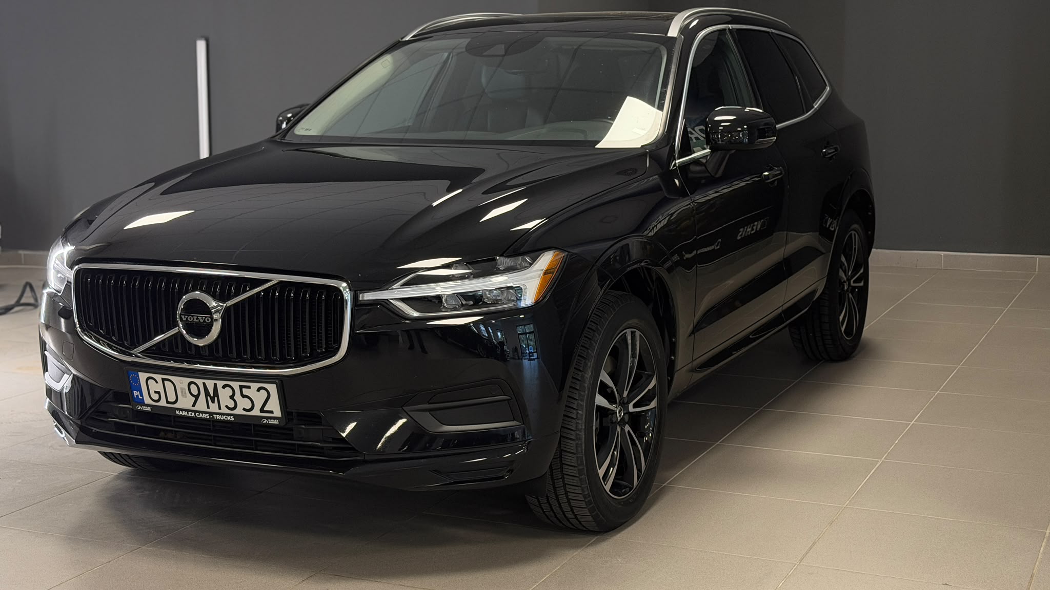 Volvo XC60 2020 - zdjęcie 3