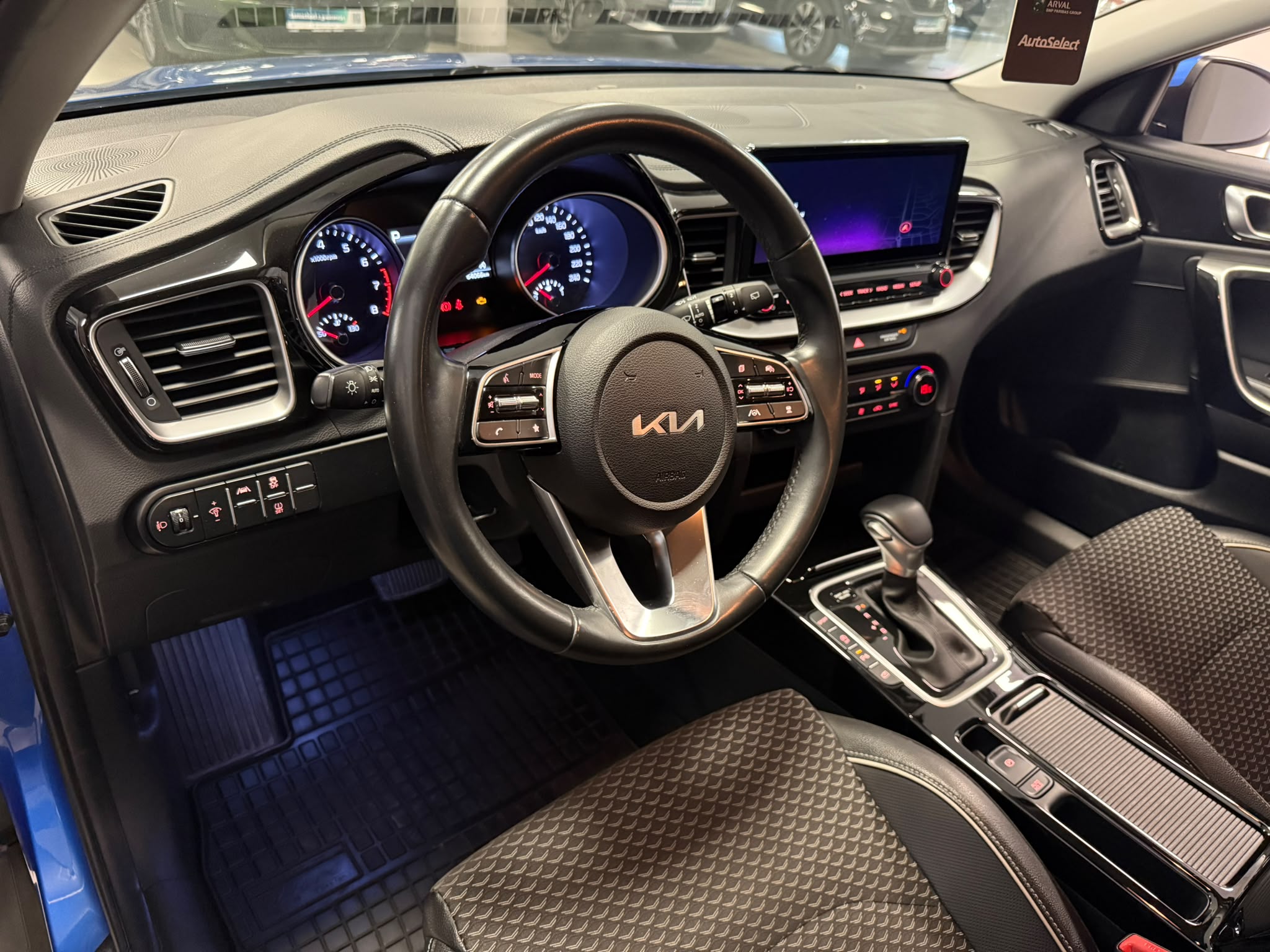 KIA xCeed 2023 - zdjęcie 10