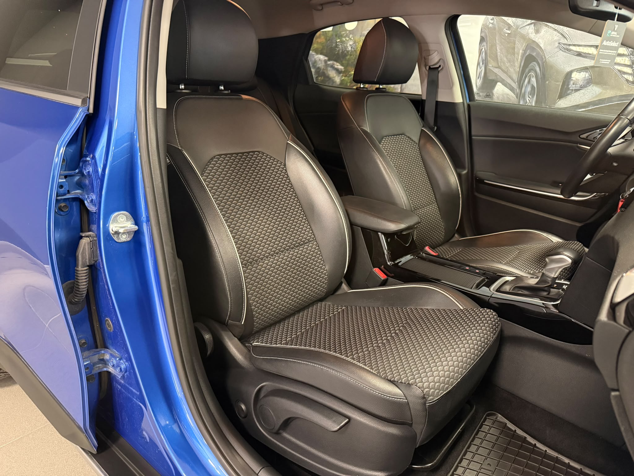 KIA xCeed 2023 - zdjęcie 27