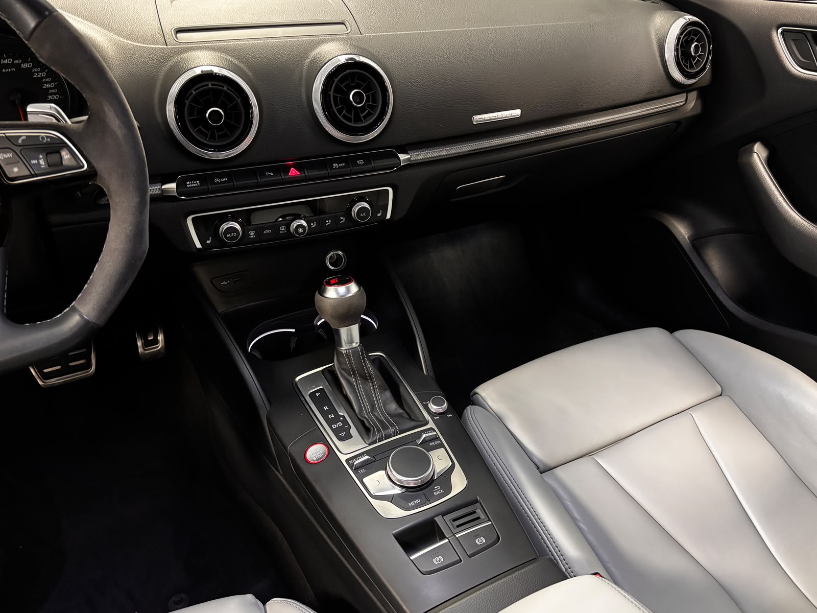 AUDI RS3 2019 - zdjęcie 24