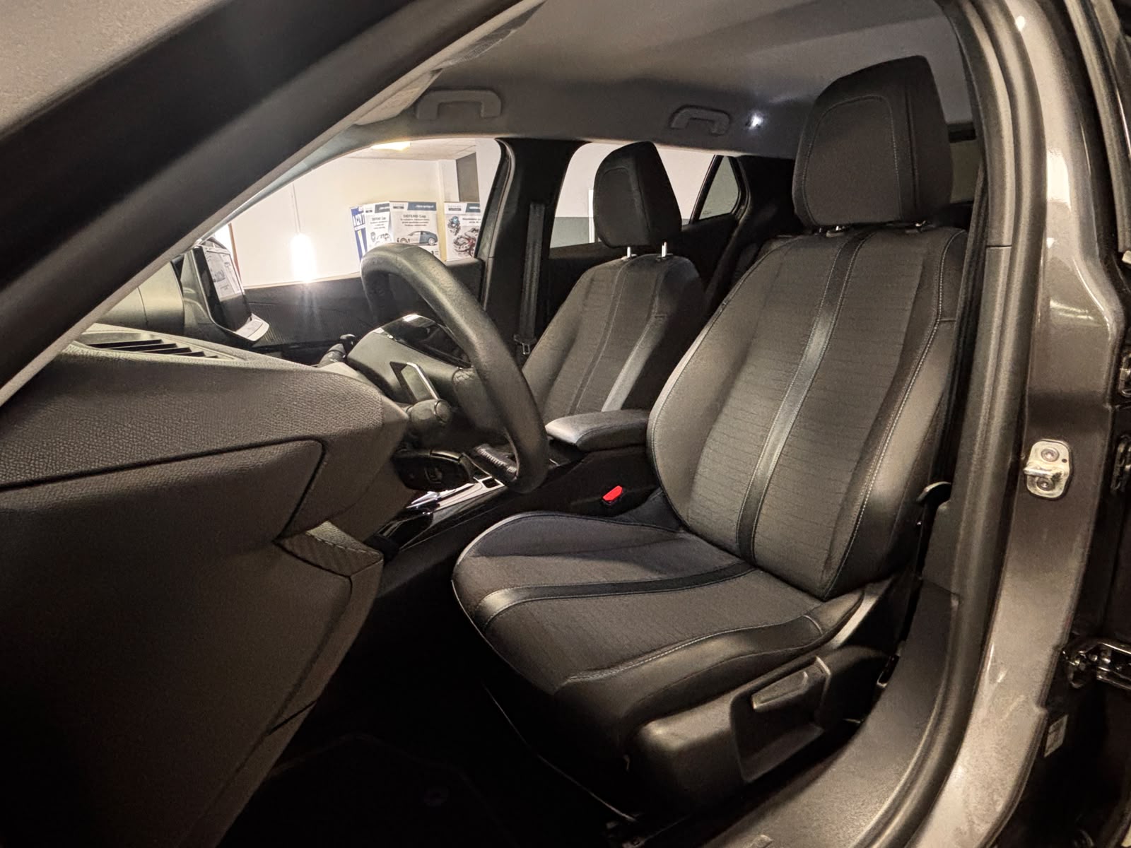 Peugeot 2008 2022 - zdjęcie 22