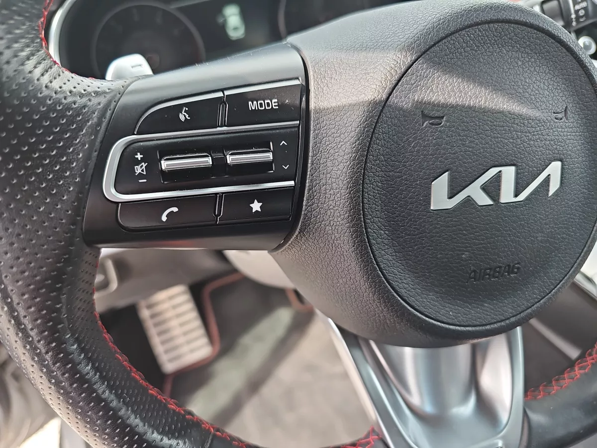 KIA Stinger 2022 - zdjęcie 15