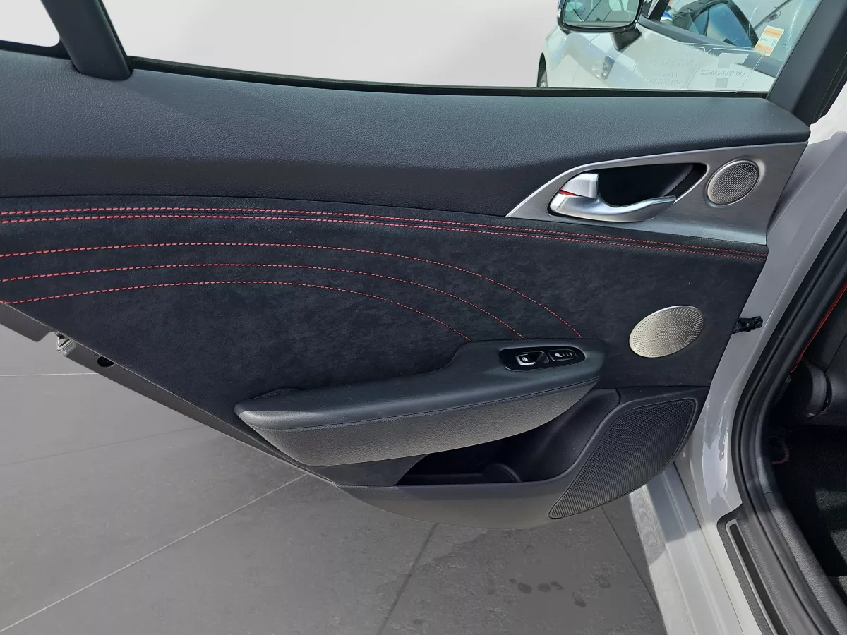 KIA Stinger 2022 - zdjęcie 23