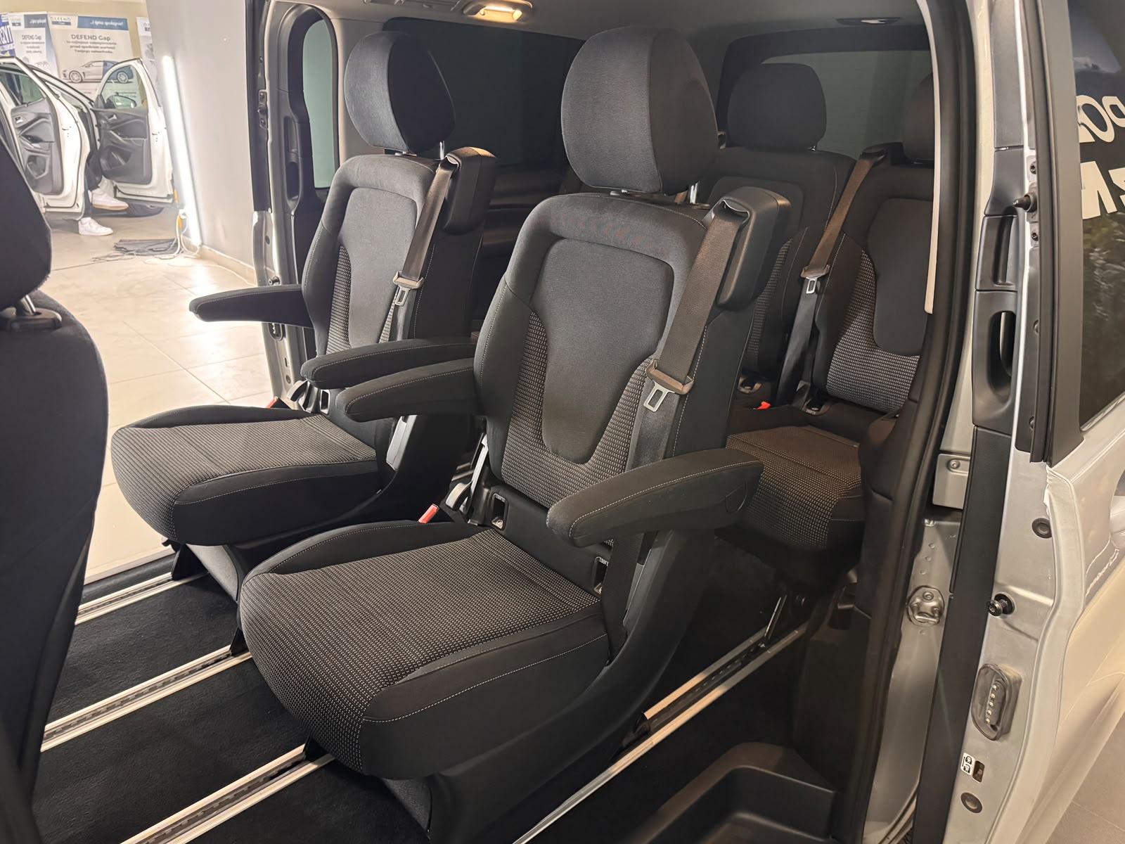 Mercedes-Benz Klasa V 2022 - zdjęcie 26