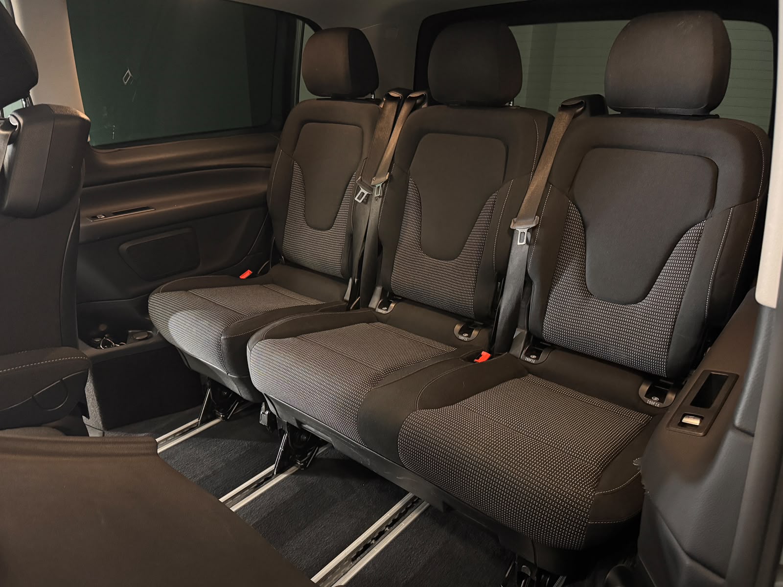 Mercedes-Benz Klasa V 2022 - zdjęcie 28