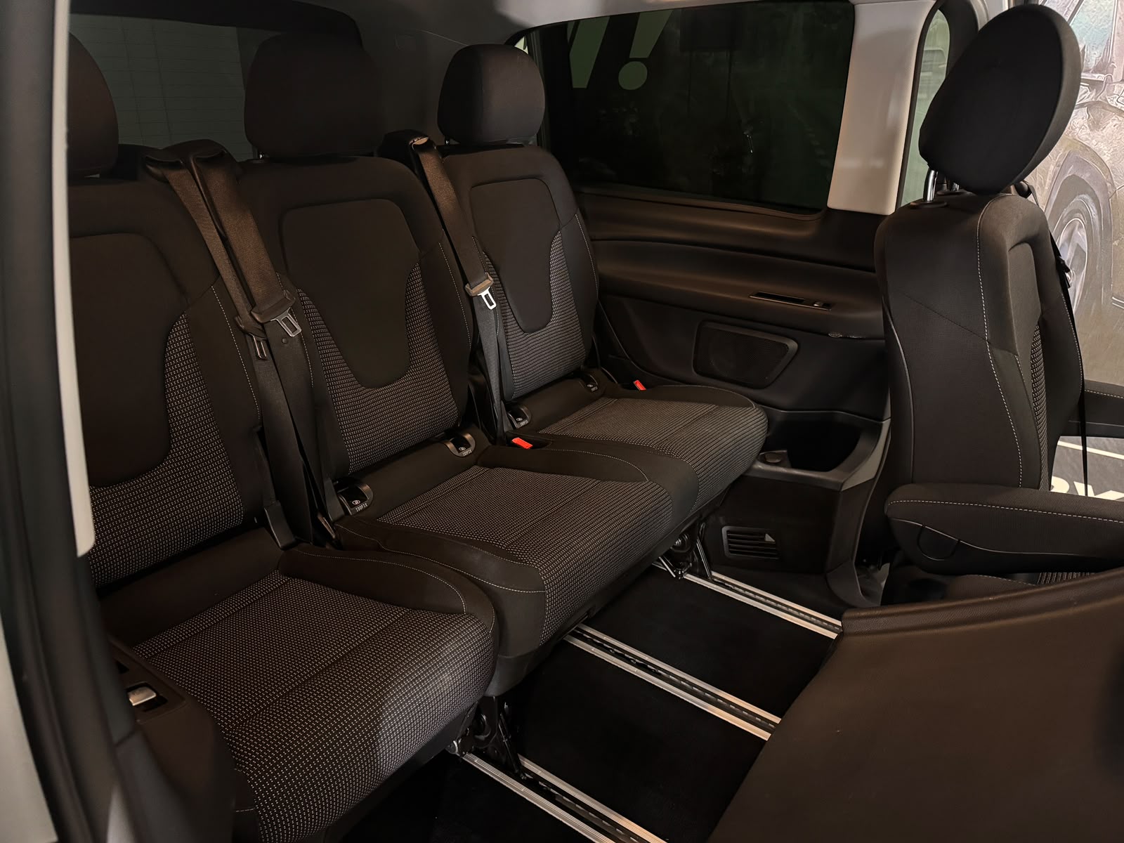 Mercedes-Benz Klasa V 2022 - zdjęcie 30
