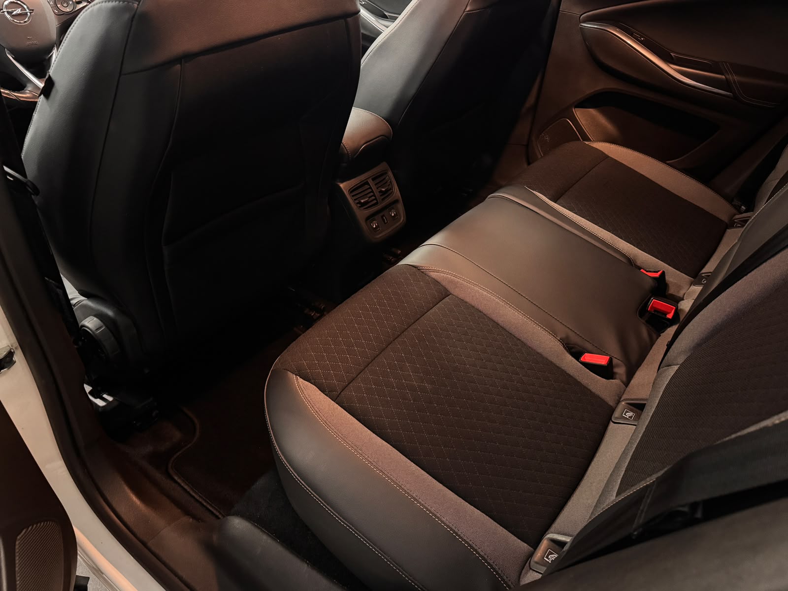 Opel GRANDLAND X 2019 - zdjęcie 22