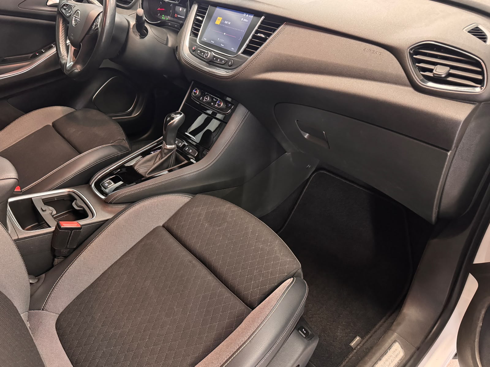 Opel GRANDLAND X 2019 - zdjęcie 24