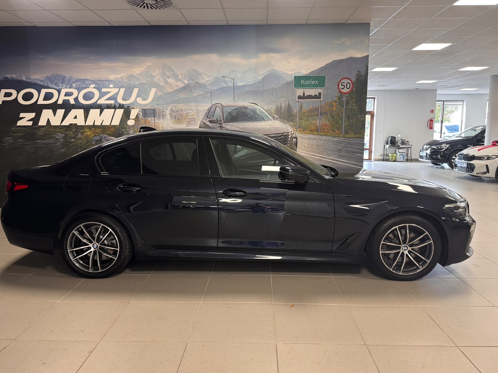 BMW Seria 5 2022 - zdjęcie 8