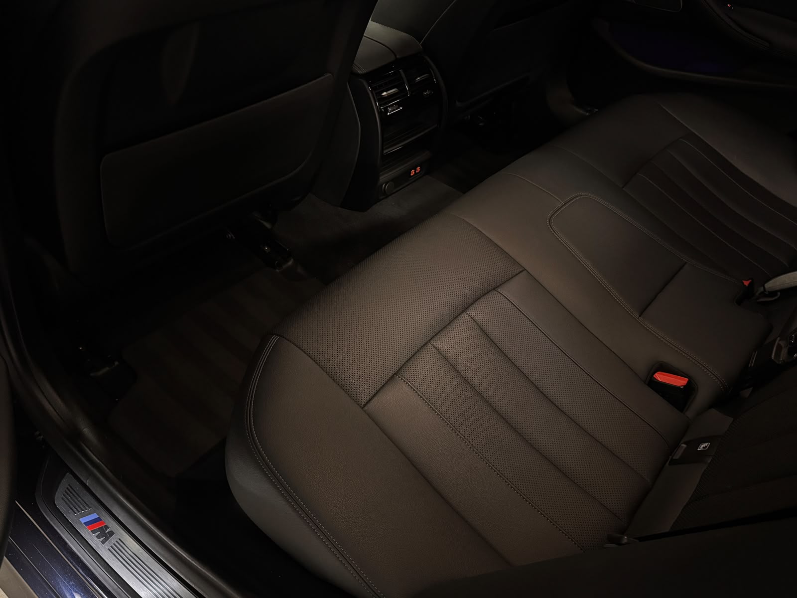 BMW Seria 5 2022 - zdjęcie 21