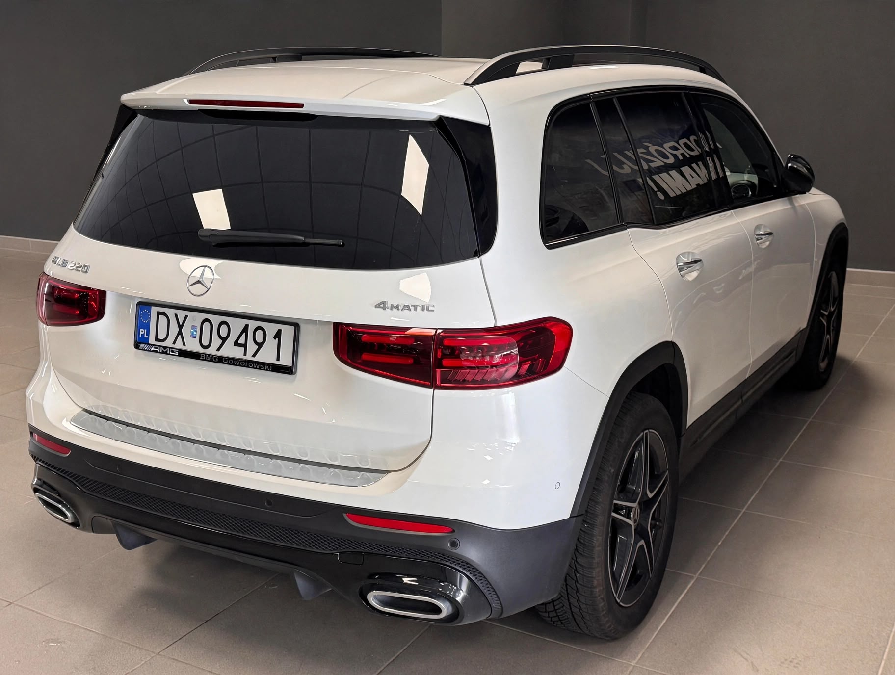 Mercedes-Benz GLB 220 4MATIC 2024 - zdjęcie 5