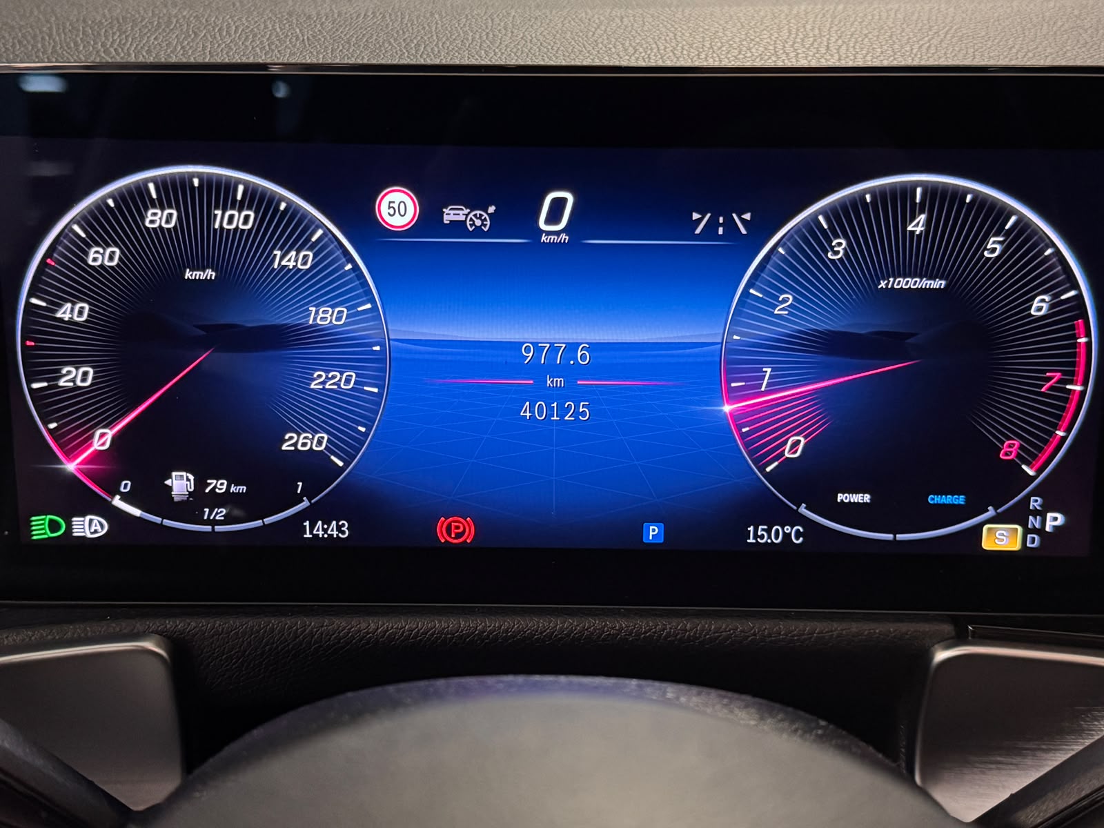 Mercedes-Benz GLB 220 4MATIC 2024 - zdjęcie 12