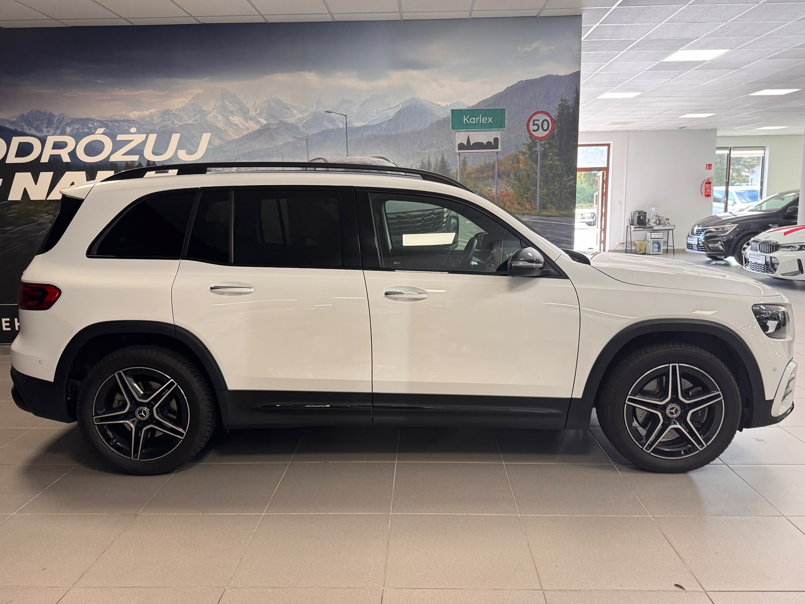 Mercedes-Benz GLB 220 4MATIC 2024 - zdjęcie 8