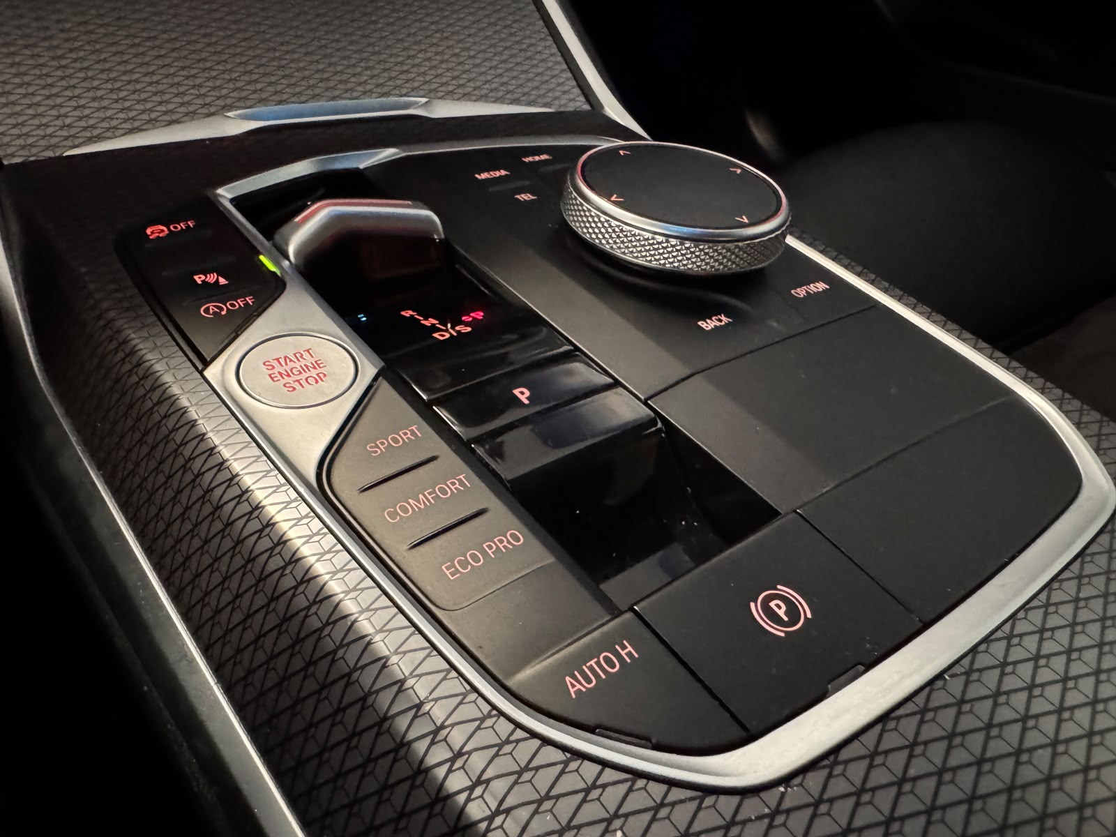 BMW Seria 3 2023 - zdjęcie 18